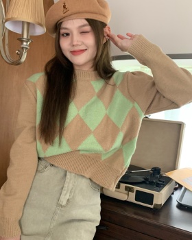 Round neck pullover quilted thick retro sweater for women