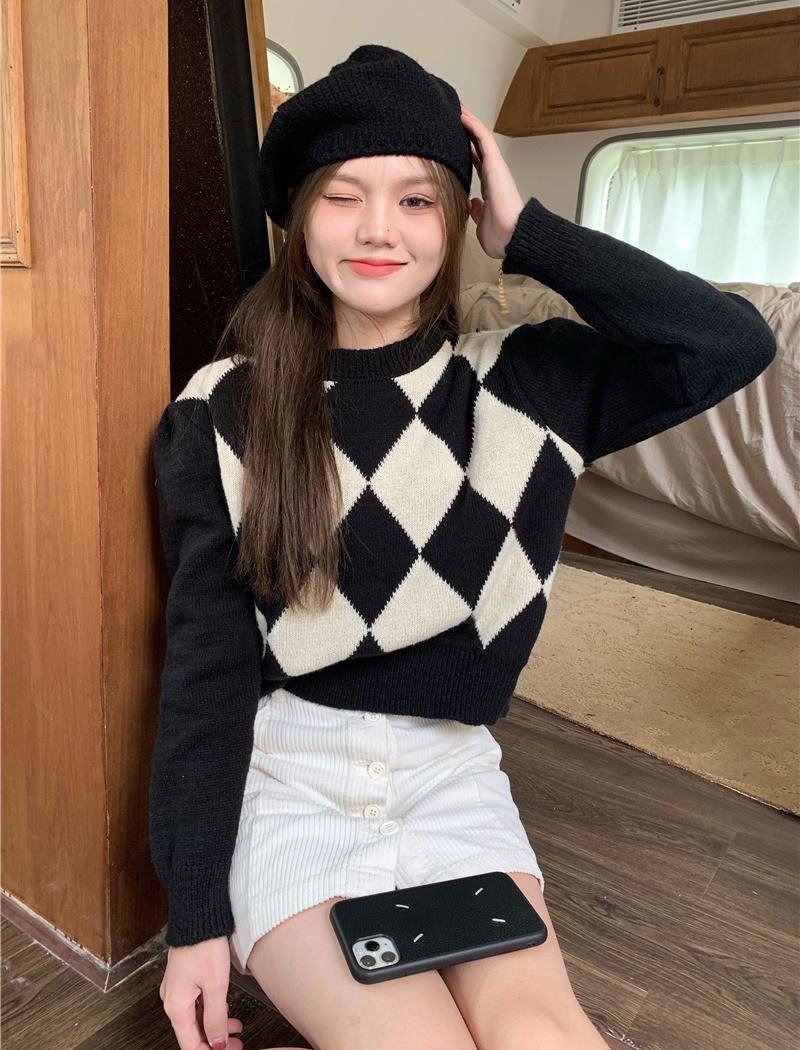 Round neck pullover quilted thick retro sweater for women