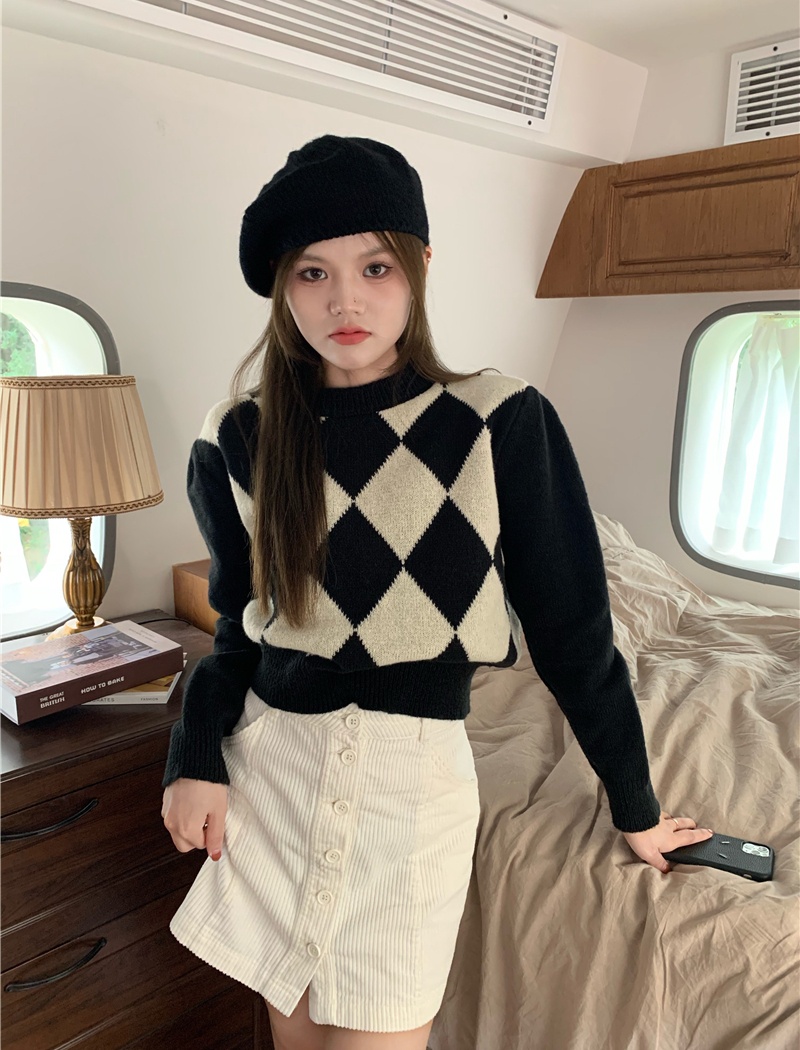 Round neck pullover quilted thick retro sweater for women