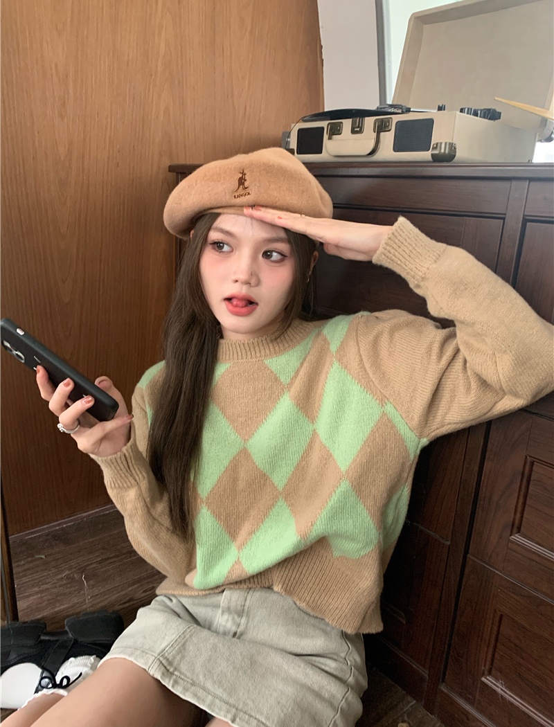 Round neck pullover quilted thick retro sweater for women