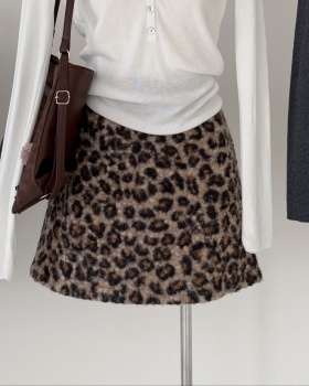 Autumn and winter slim skirt lambs wool short skirt for women