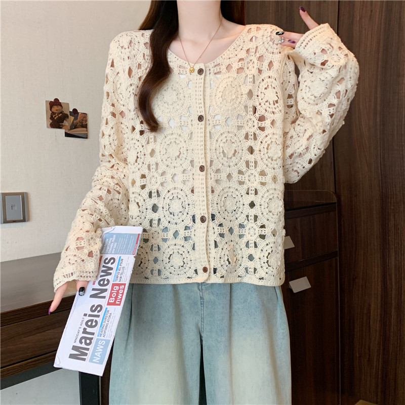 Show young hollow tops knitted crochet coat