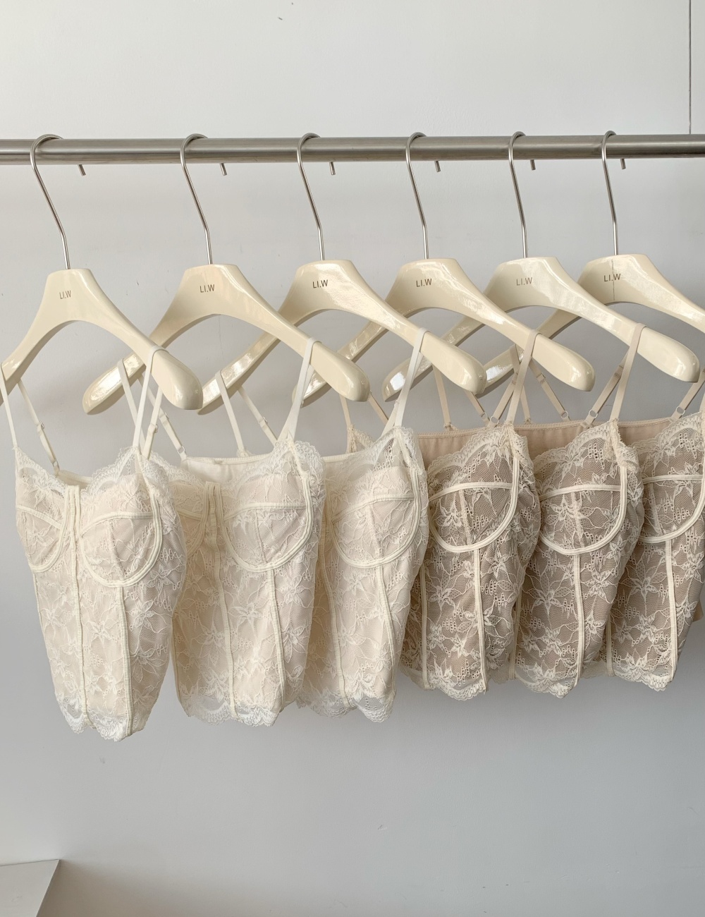 Slim lace tops enticement vest for women