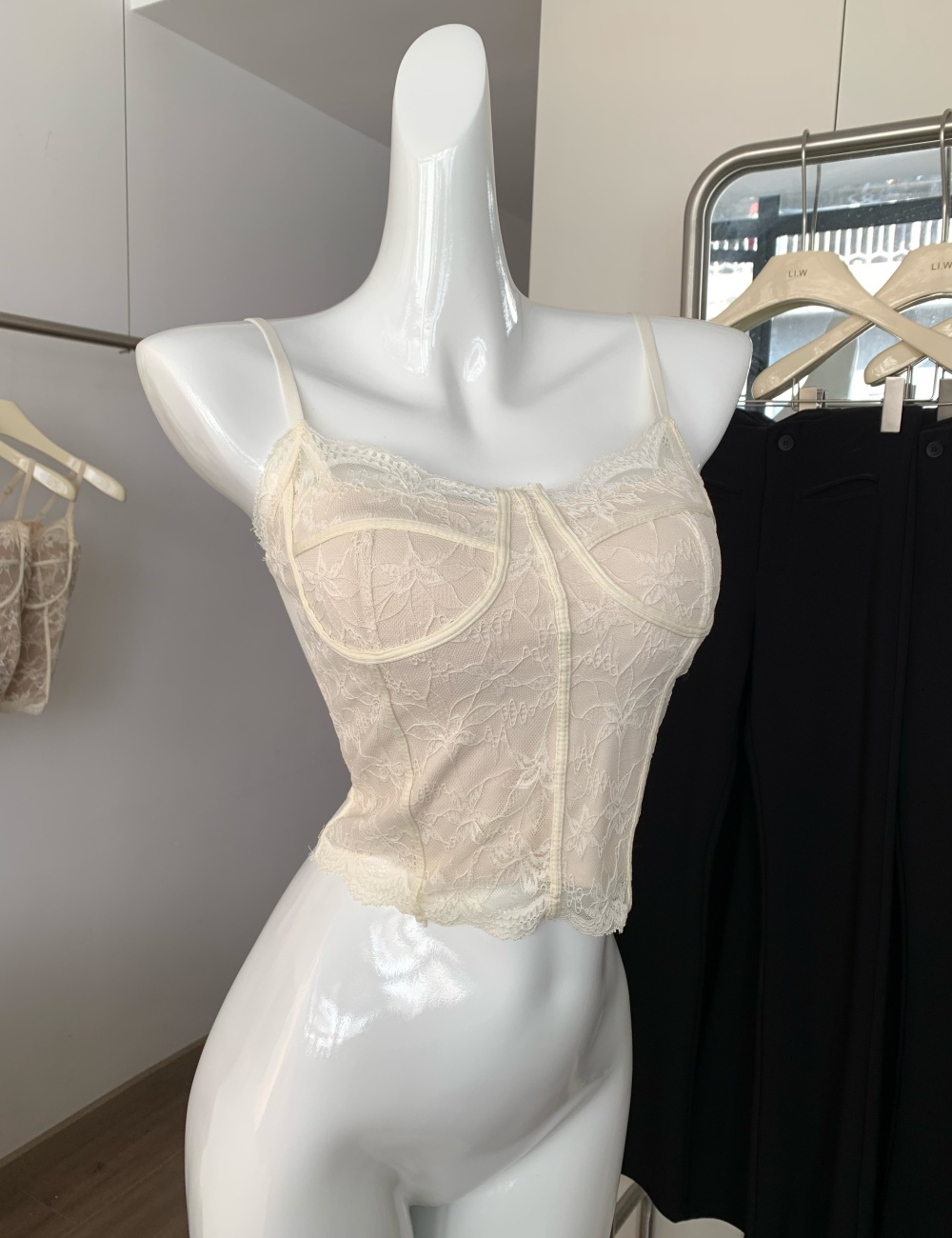 Slim lace tops enticement vest for women