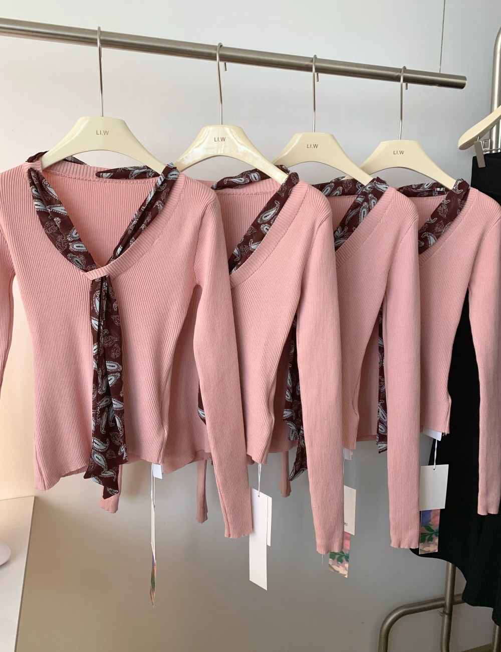 V-neck winter tops pink scarves 2pcs set for women