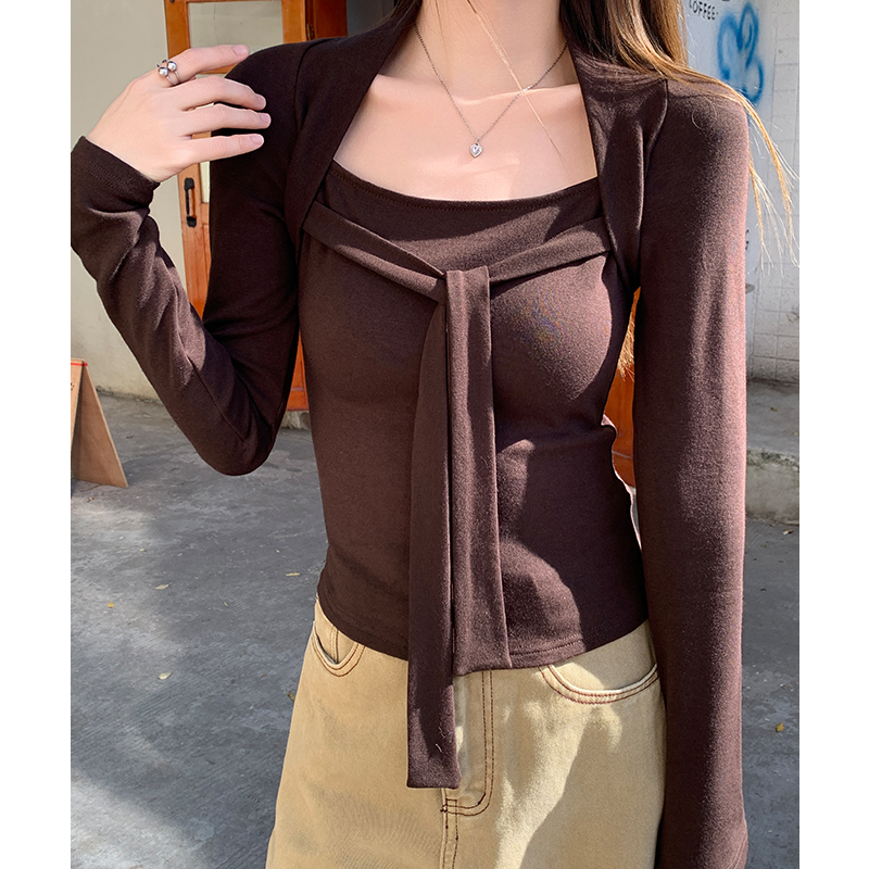 Slim inside the ride square collar T-shirt for women