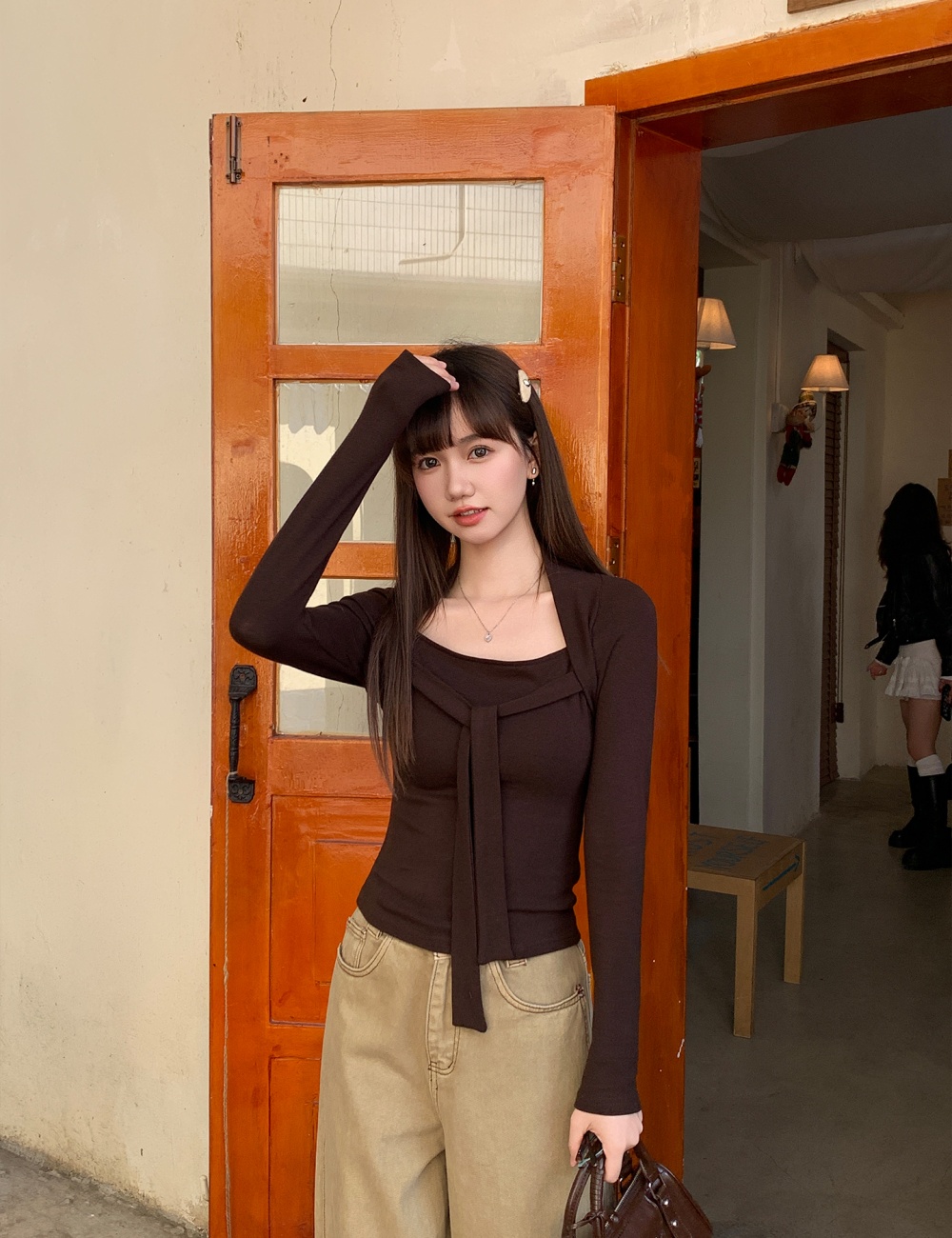 Slim inside the ride square collar T-shirt for women