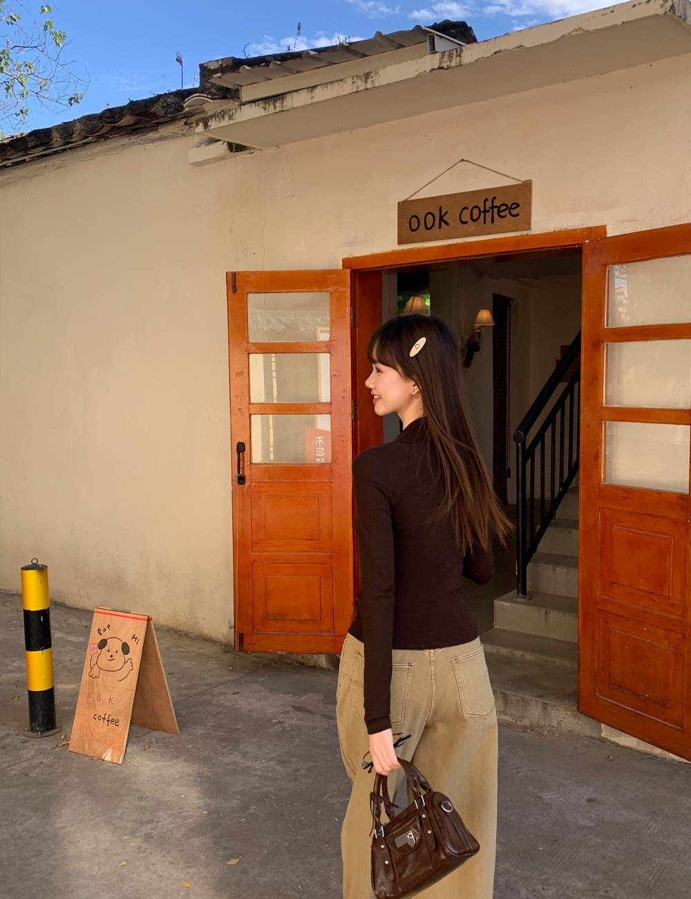 Slim inside the ride square collar T-shirt for women