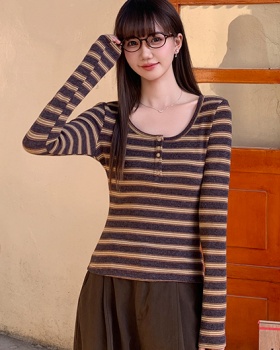 U-neck stripe bottoming shirt inside the ride slim tops