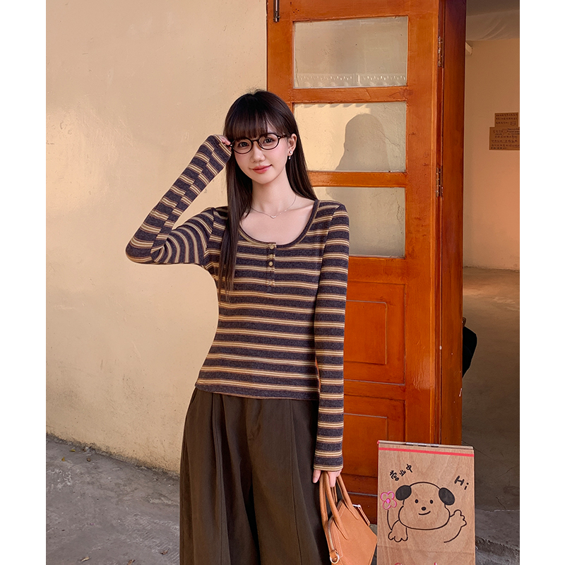 U-neck stripe bottoming shirt inside the ride slim tops