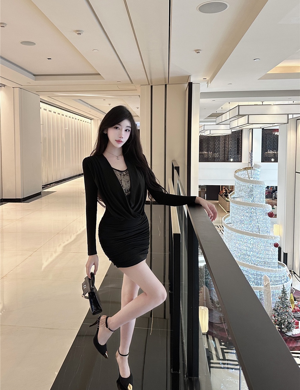 Pinch pleated Pseudo-two T-back long sleeve lace dress