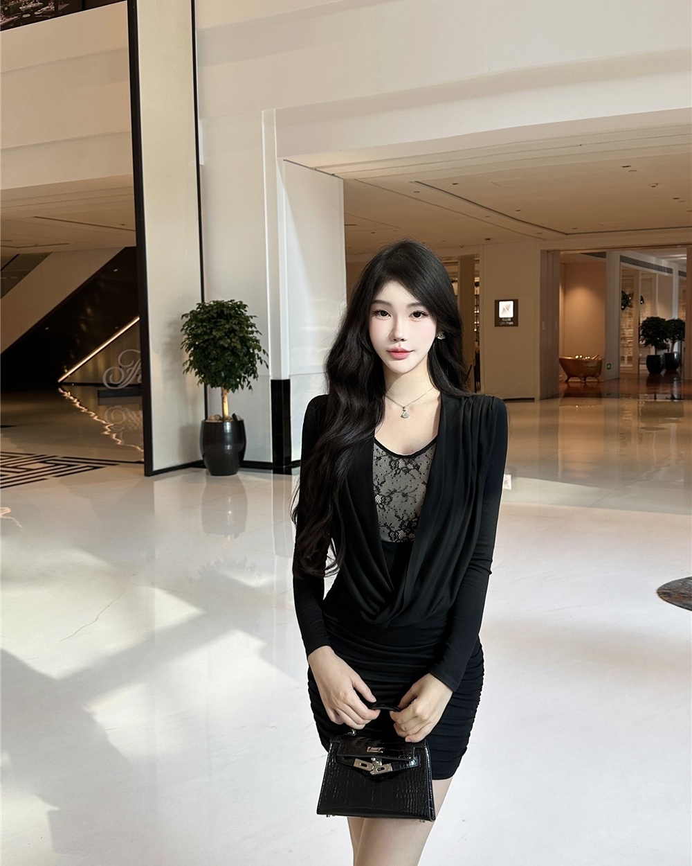 Pinch pleated Pseudo-two T-back long sleeve lace dress