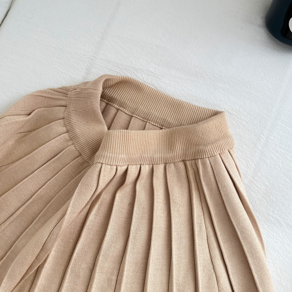 Was white glaze buckle short skirt knitted cardigan a set