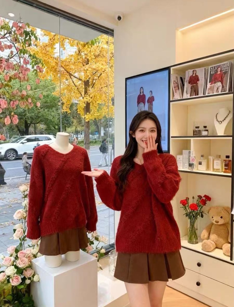 Long large yard round neck sweater for women