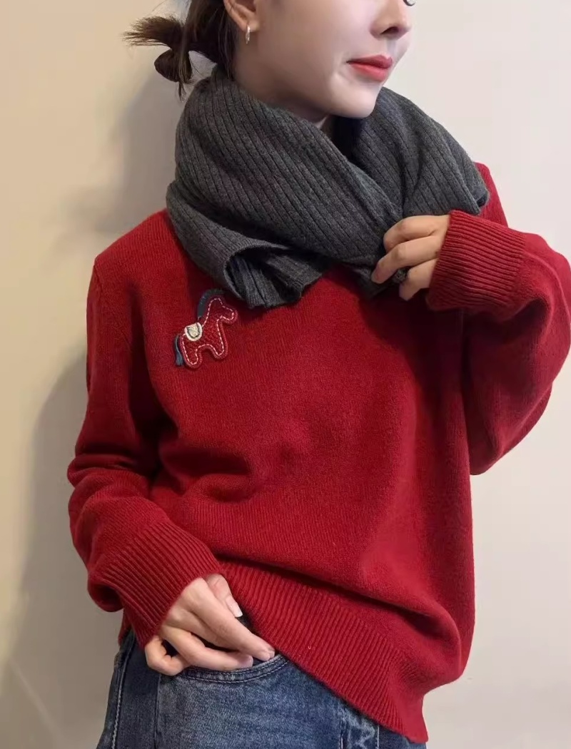 Round neck cartoon loose bottoming sweater for women