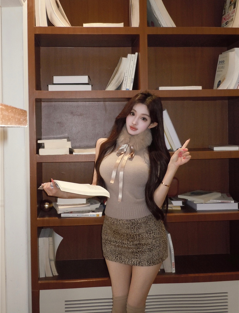 Knitted short skirt halter vest 2pcs set for women