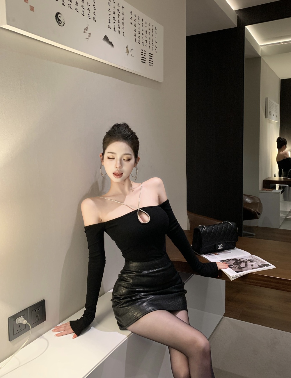 Enticement leather skirt sexy tops 2pcs set for women