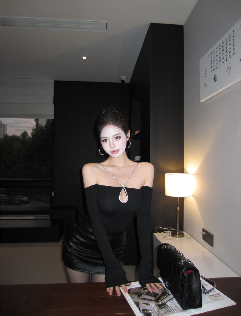 Enticement leather skirt sexy tops 2pcs set for women