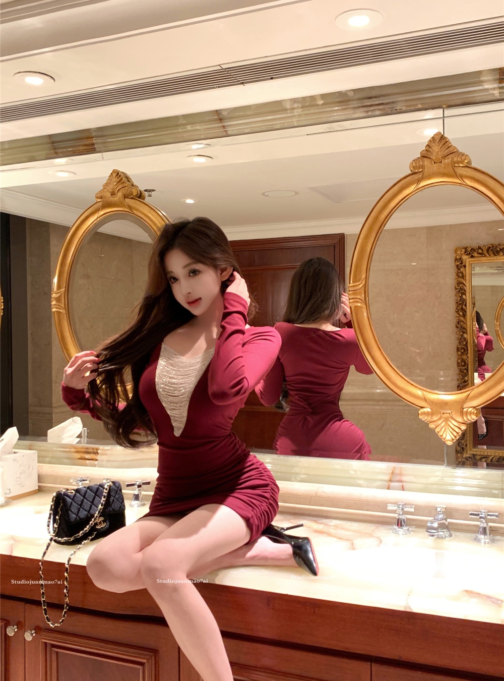 V-neck sueding T-back knitted slim dress