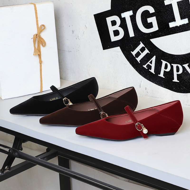 Slipsole commuting low pointed shoes for women