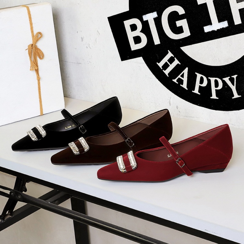 Slipsole temperament commuting broadcloth shoes