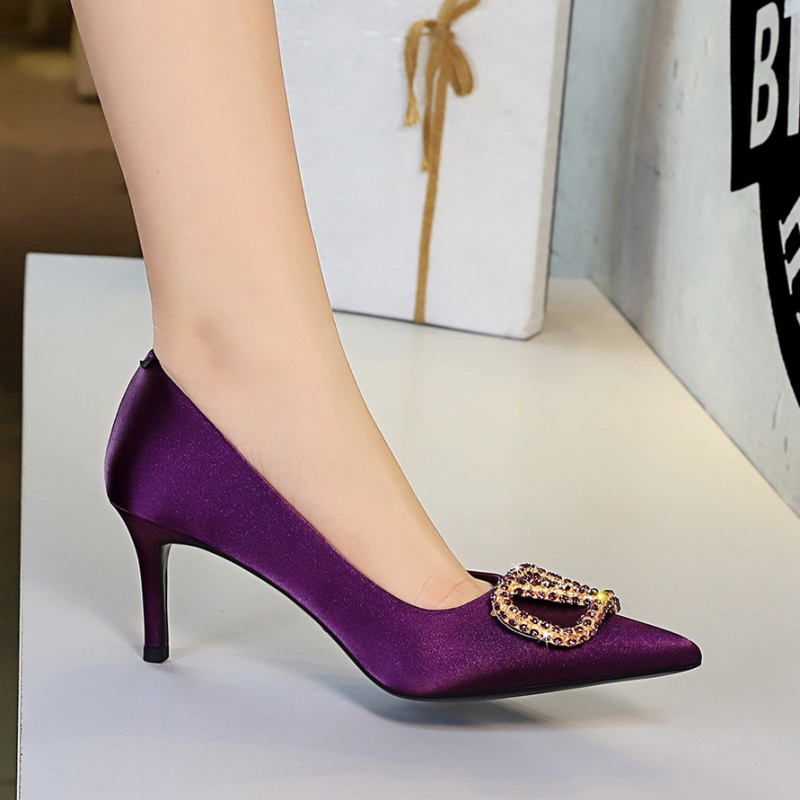 Low rhinestone temperament shoes for women