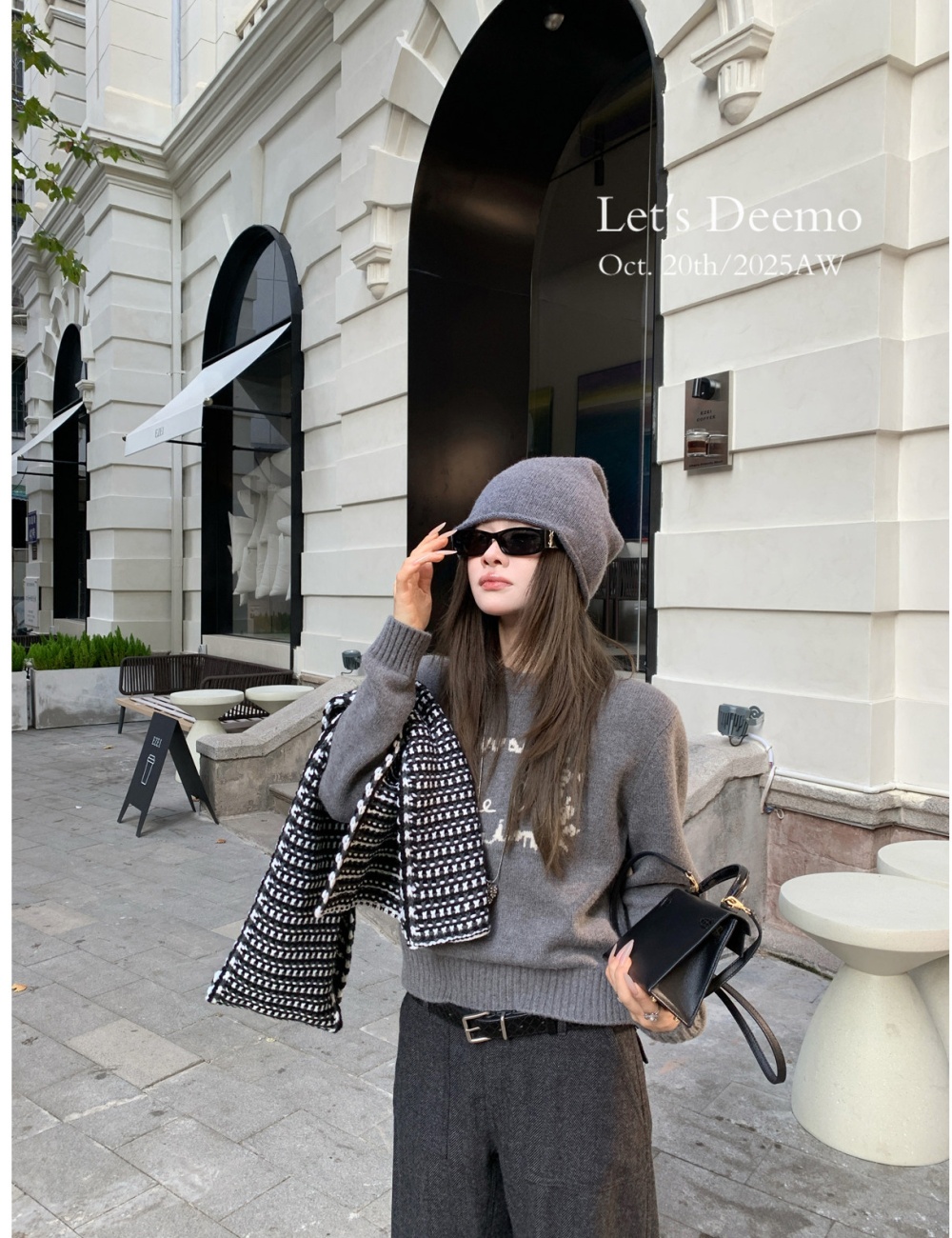 Embroidery stereoscopic pullover thermal sweater