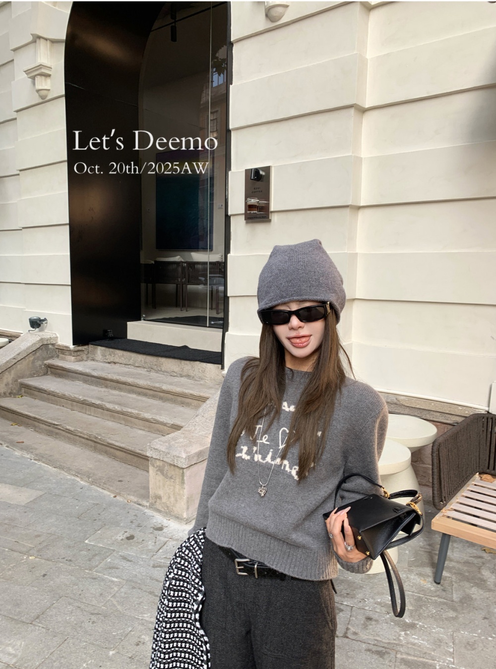 Embroidery stereoscopic pullover thermal sweater