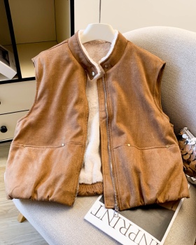 Wears outside retro lambs wool waistcoat for women