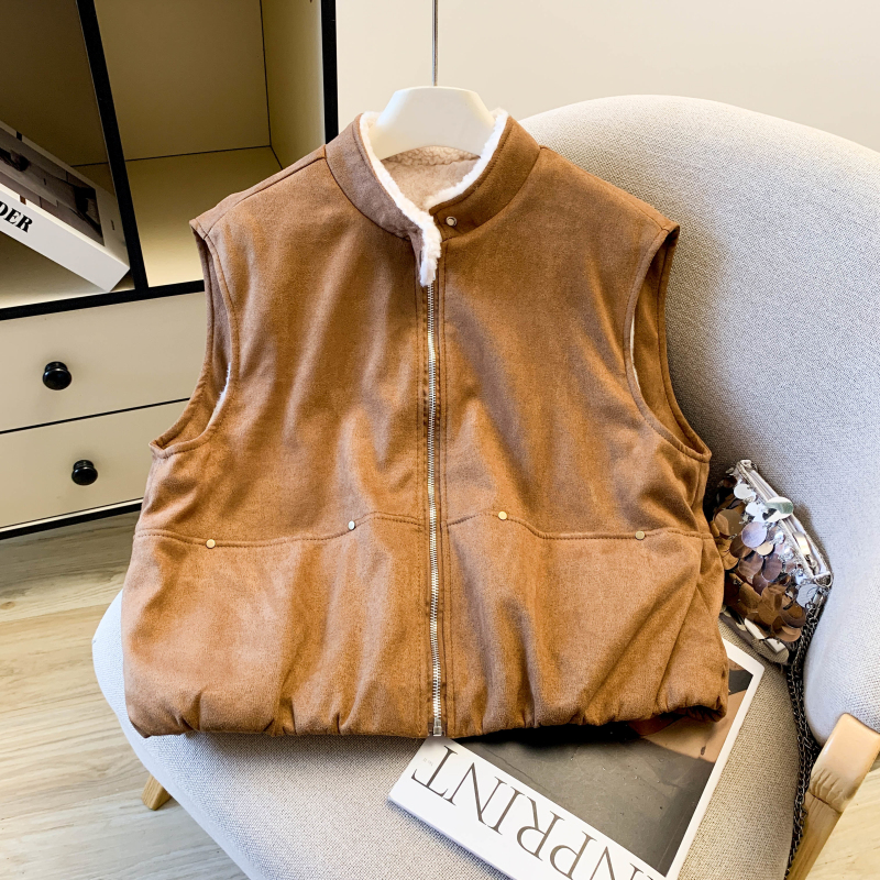 Wears outside retro lambs wool waistcoat for women