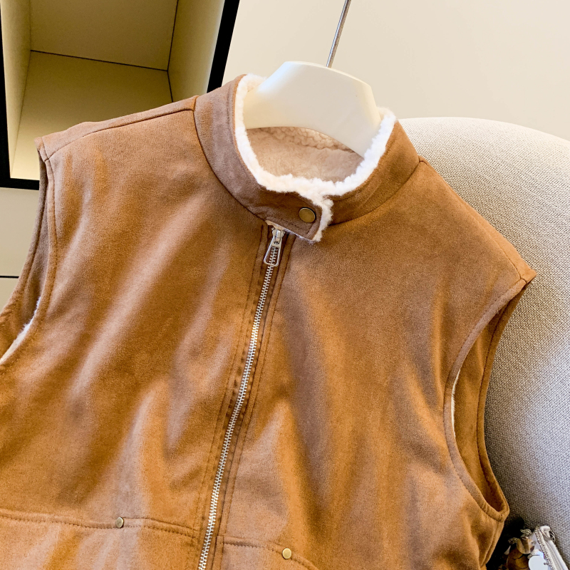 Wears outside retro lambs wool waistcoat for women