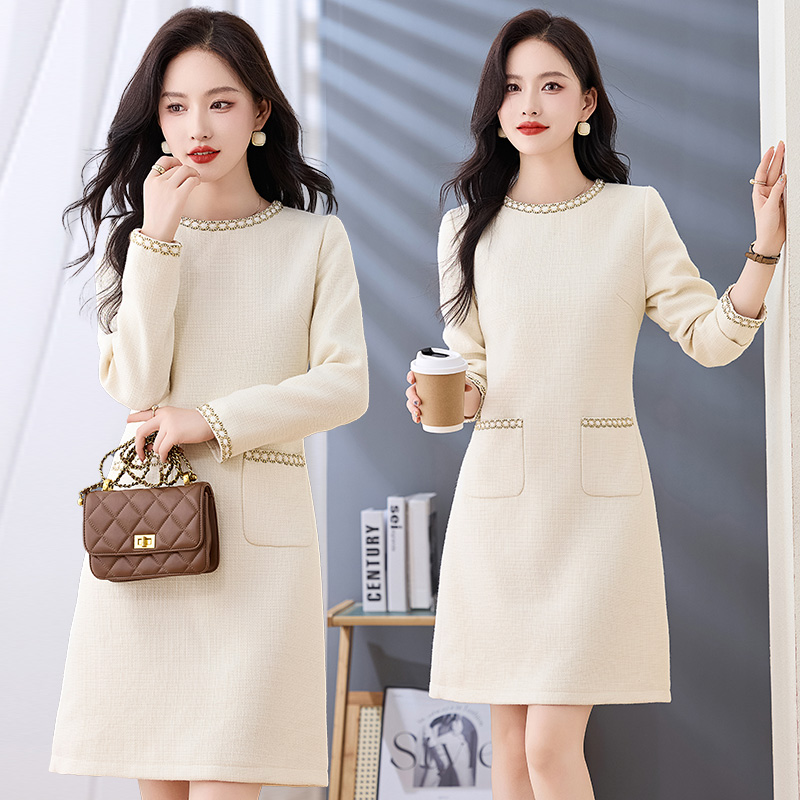 Beading V-neck Western style dress for women