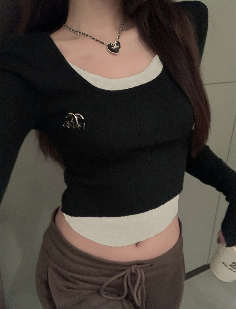 Pseudo-two U-neck niche slim autumn enticement tops