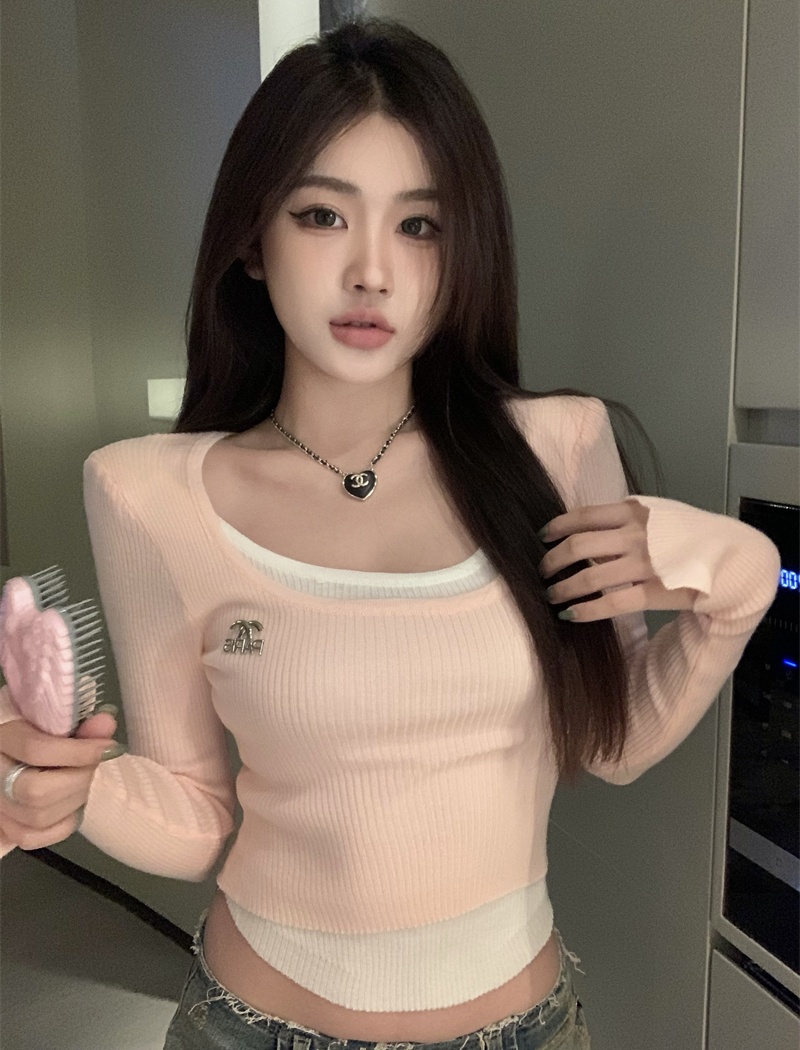 Pseudo-two U-neck niche slim autumn enticement tops