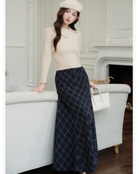 Plaid white skirt sueding twill sweater a set