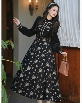 Rose jacquard short skirt retro black shirt a set