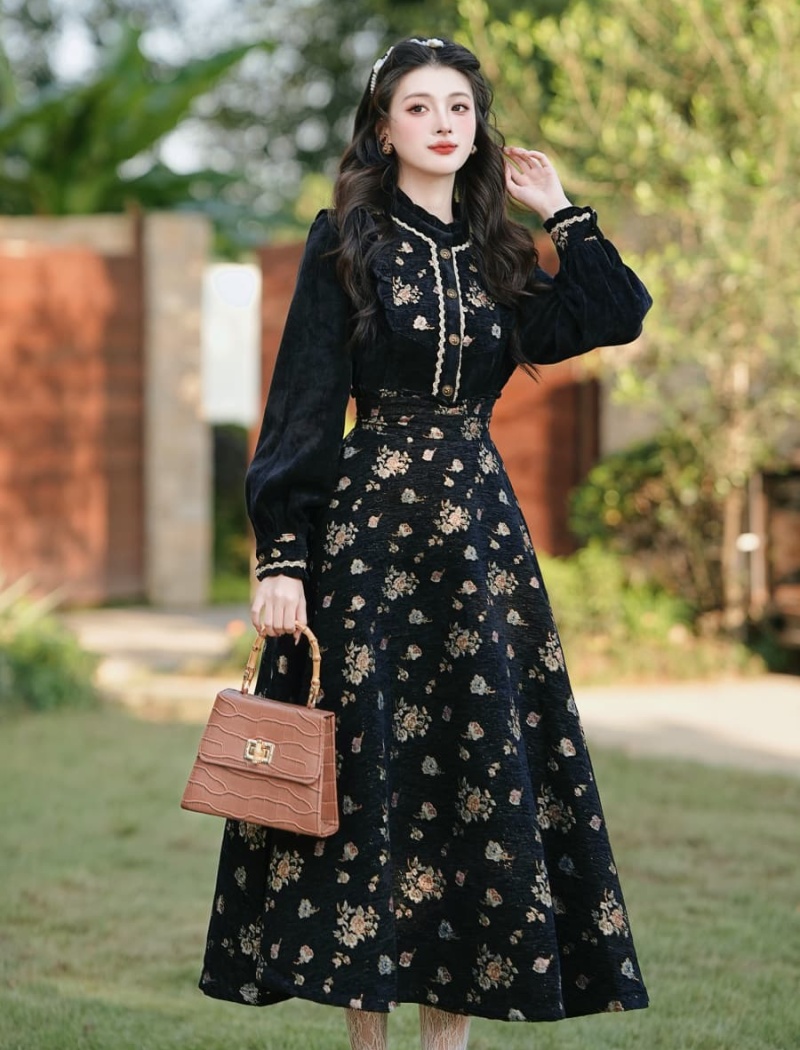 Rose jacquard short skirt retro black shirt a set