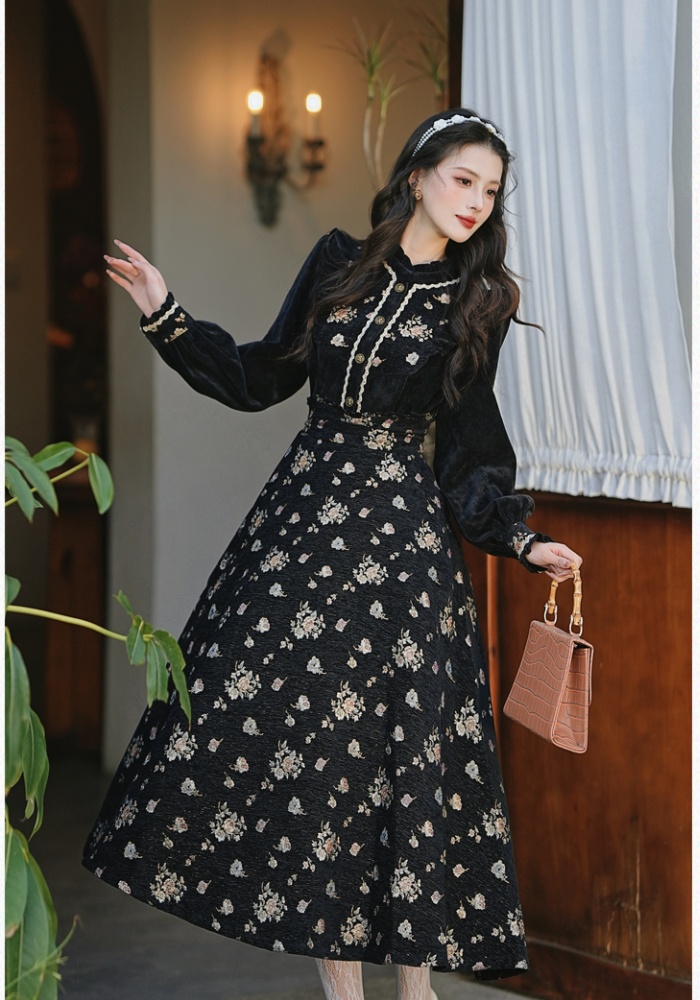 Rose jacquard short skirt retro black shirt a set