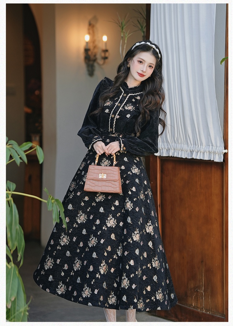 Rose jacquard short skirt retro black shirt a set