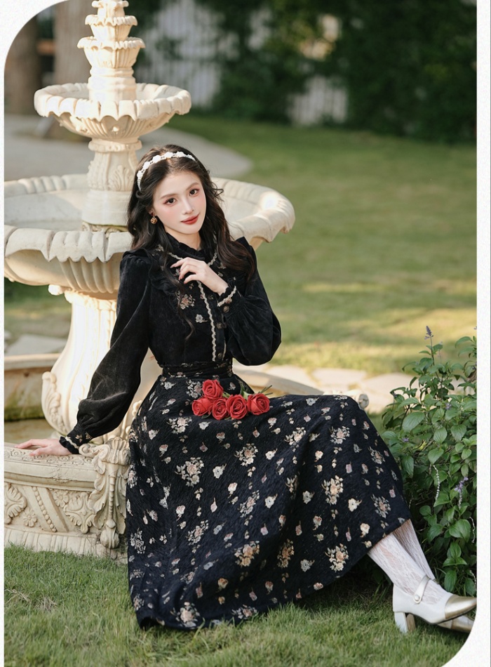 Rose jacquard short skirt retro black shirt a set