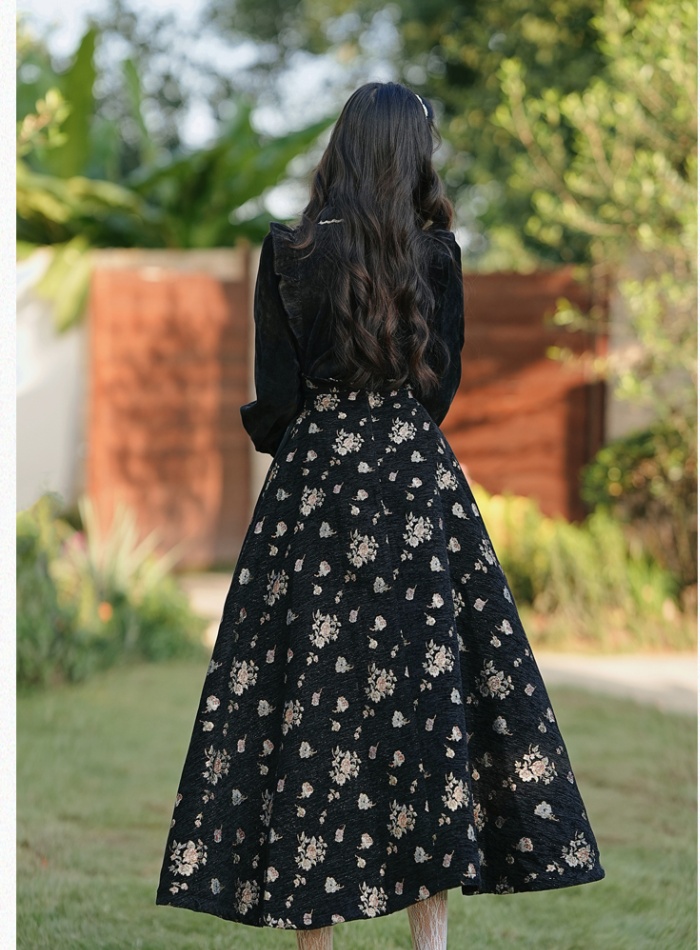 Rose jacquard short skirt retro black shirt a set