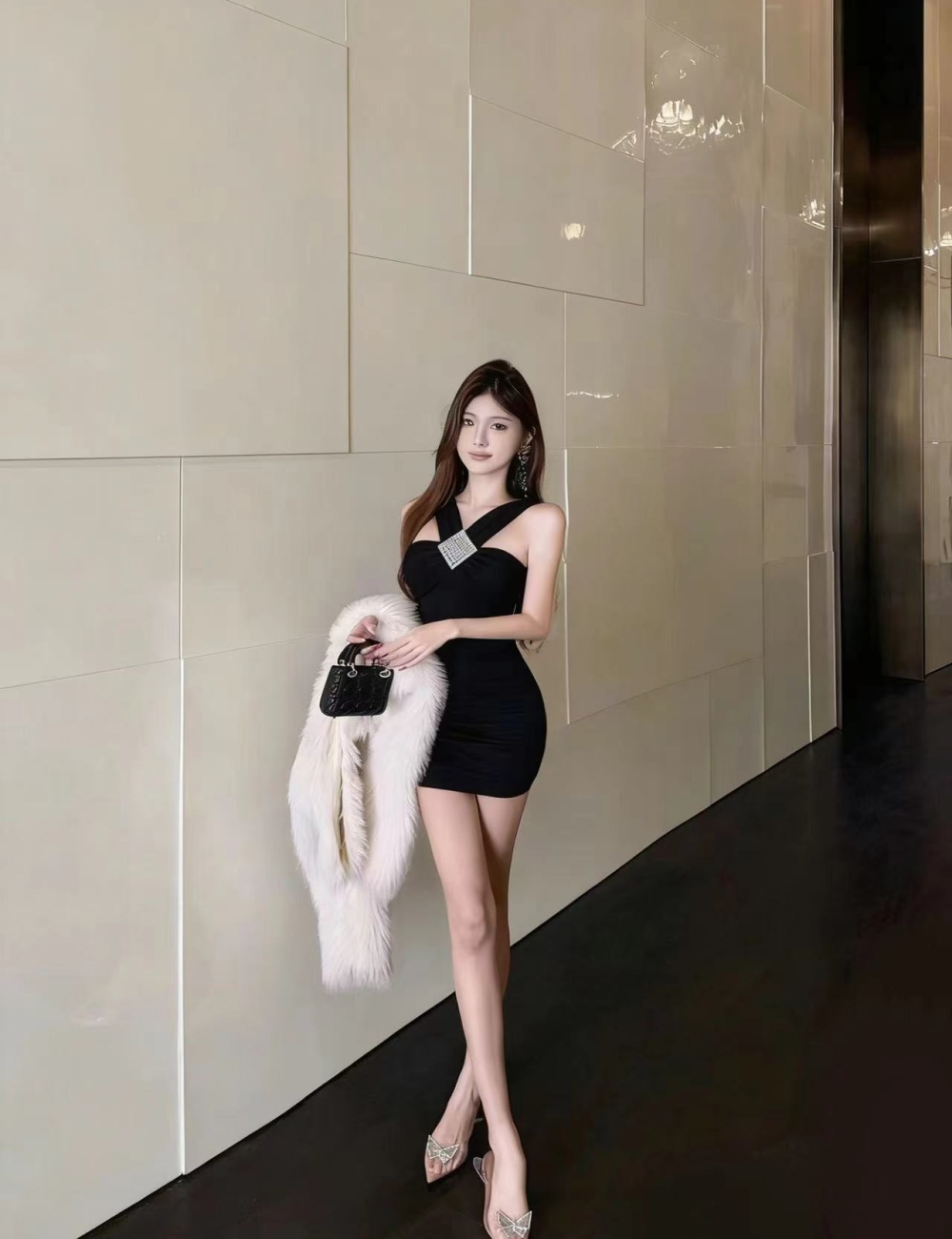 Low-cut package hip bottoming short strapless dress