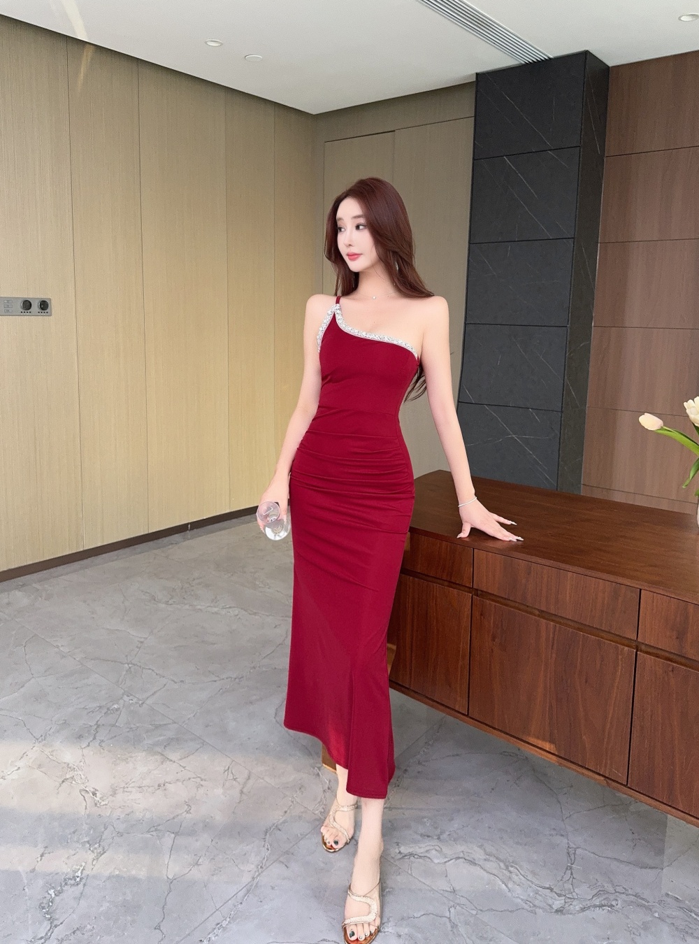 Tight bottoming shoulder sling short low-cut dress