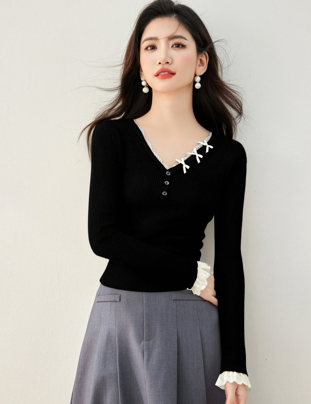 V-neck long sleeve lace inside the ride tops for women