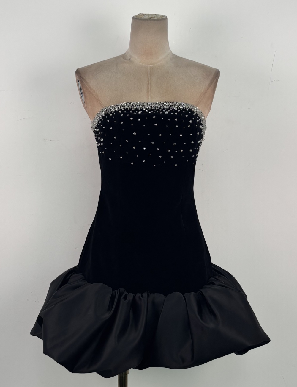 Beading wrapped chest niche dress velvet temperament T-back