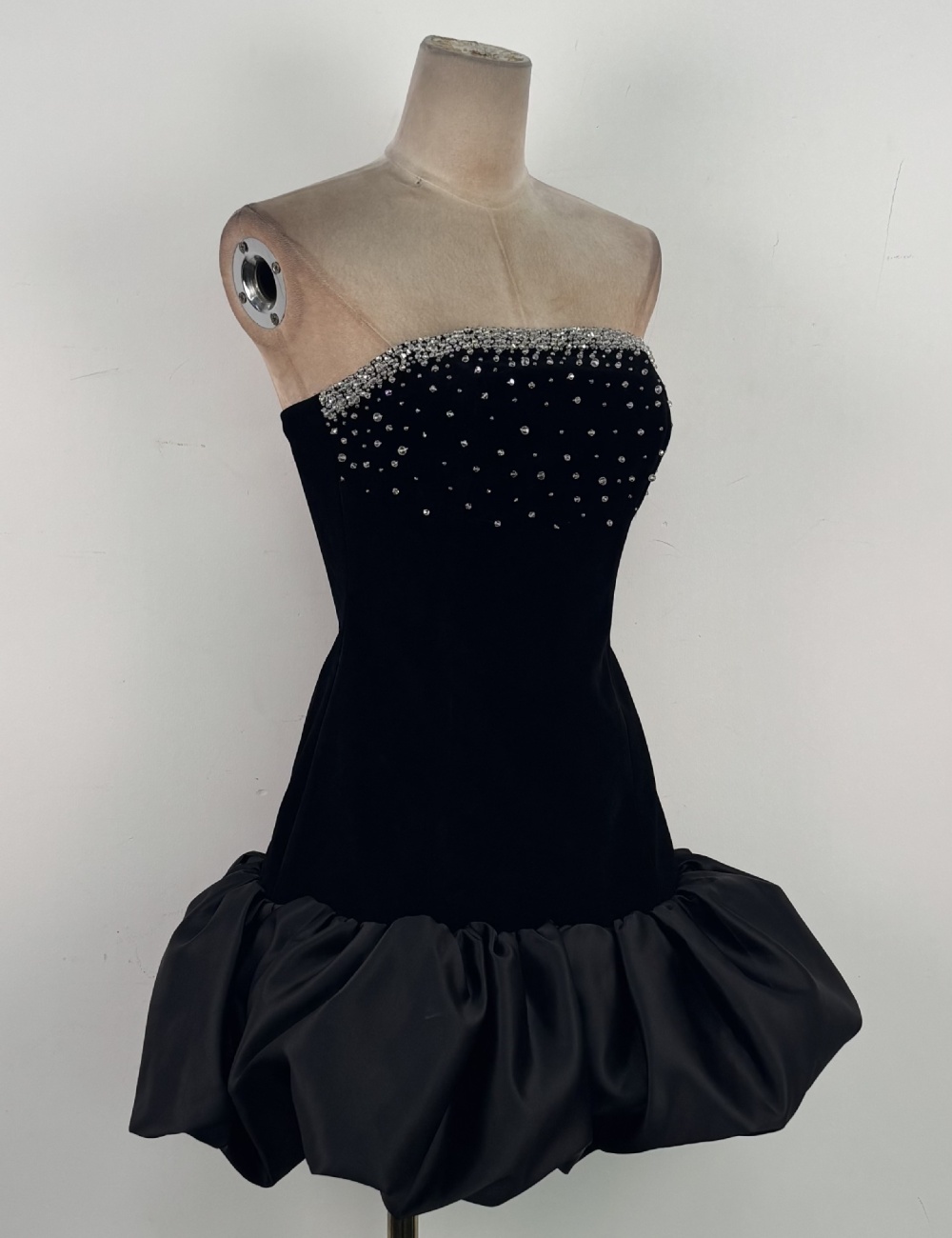 Beading wrapped chest niche dress velvet temperament T-back