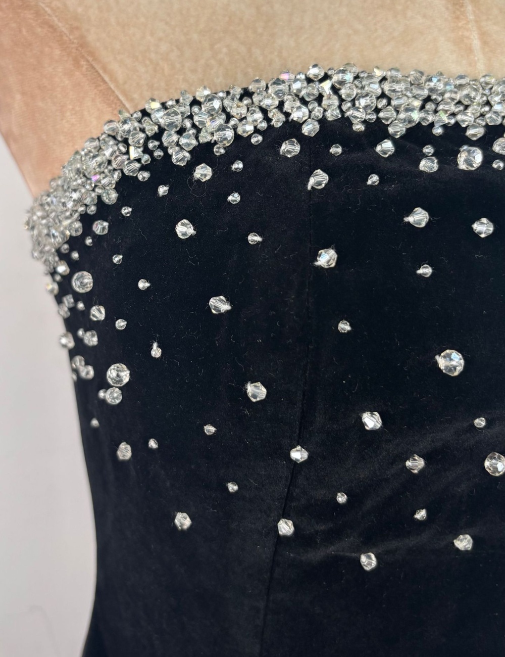 Beading wrapped chest niche dress velvet temperament T-back