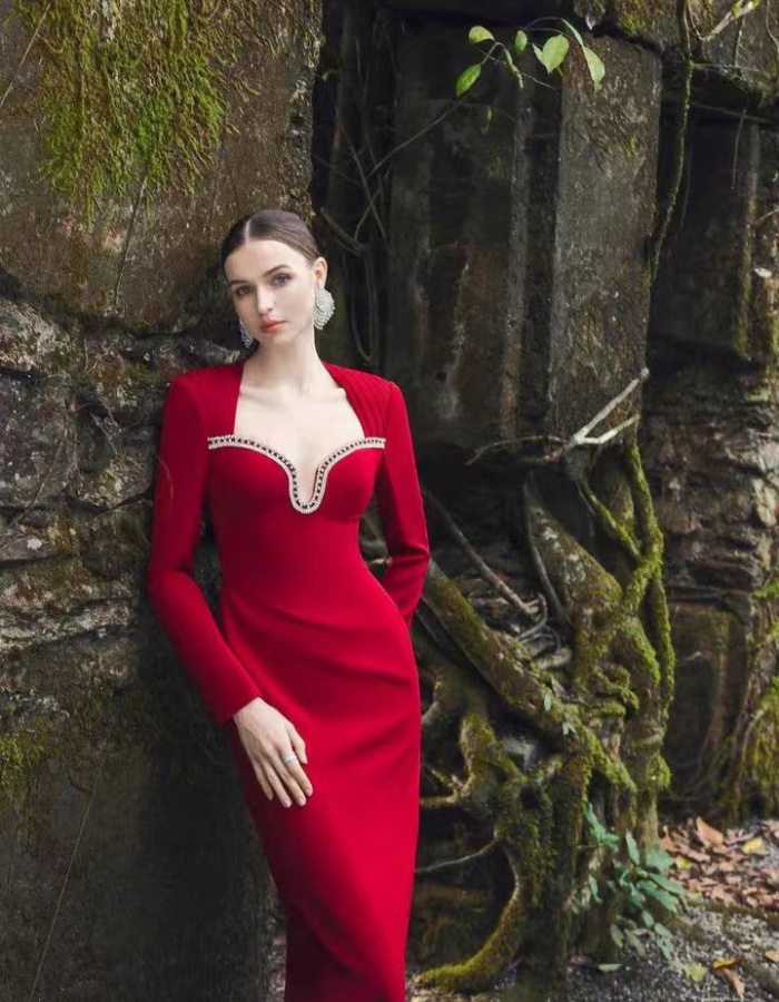 Temperament red niche evening dress rhinestone low-cut dress