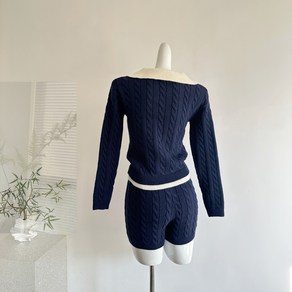 Navy-blue mixed colors tops knitted shorts a set