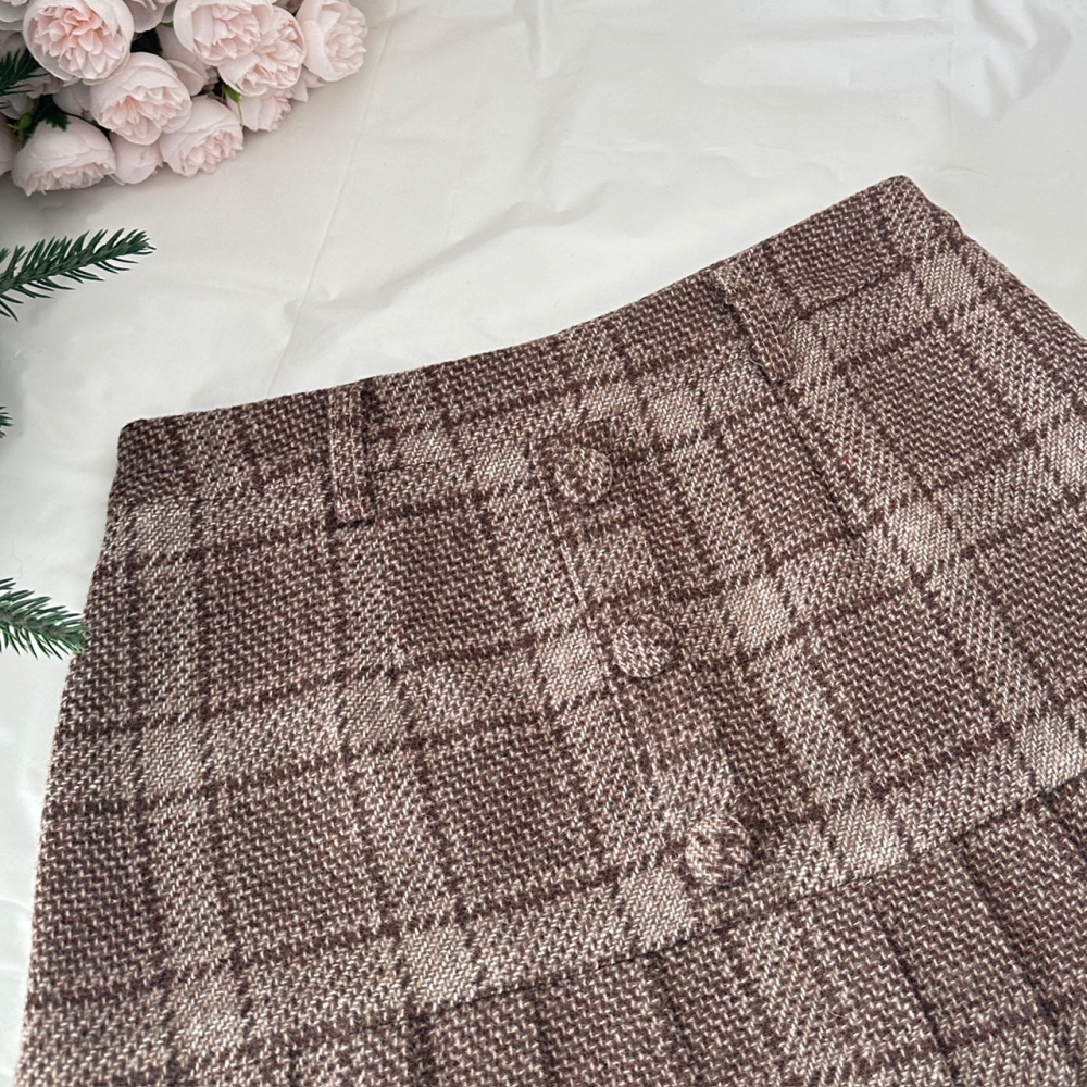 Plaid short skirt
